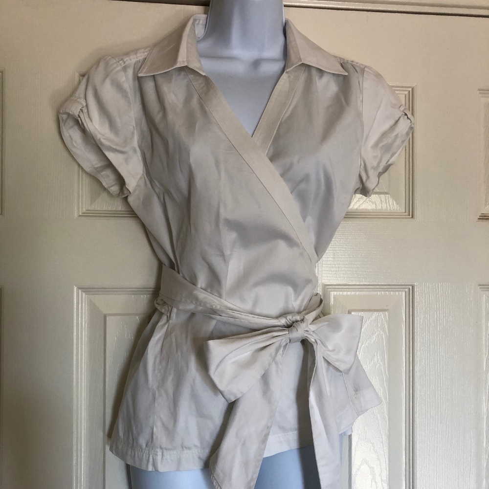 SOLD Banana Republic White Cotton Stretch Wrap Top Sz M